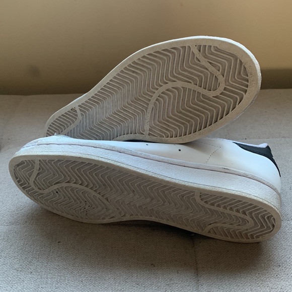 Adidas Stan Smith VS. Superstar Shell Toe Sneakers Size 5.5 - Picture 15 of 16